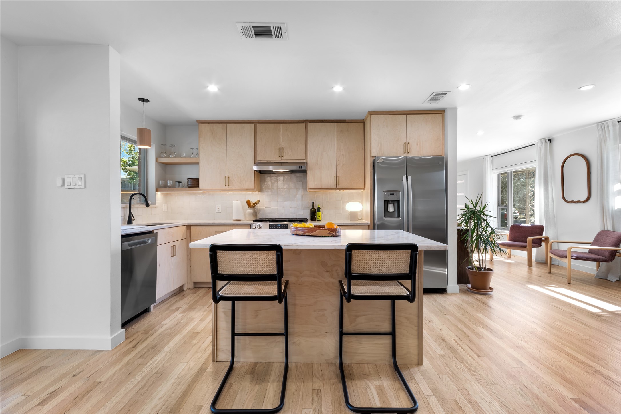 2211 Longwood Lane