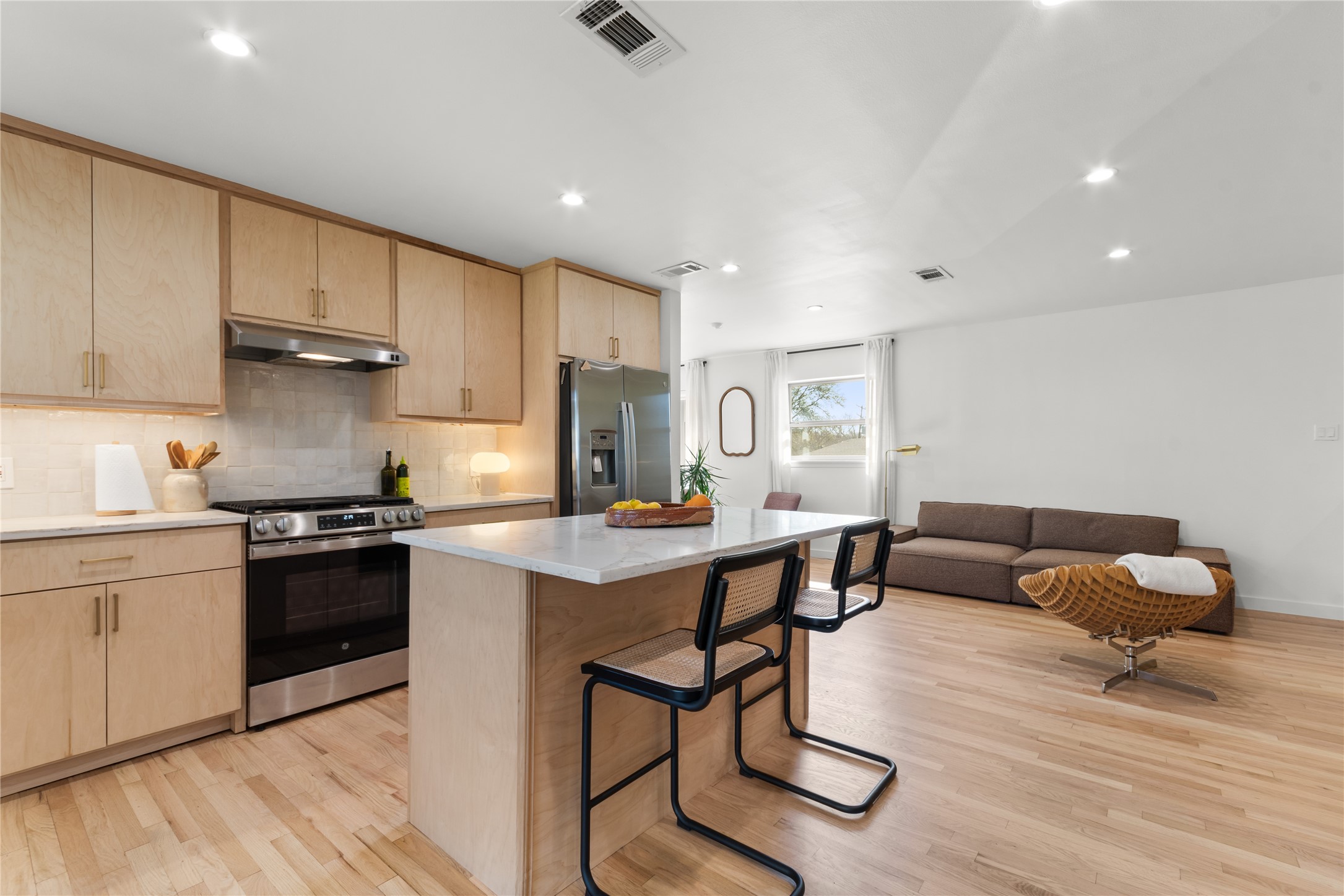 2211 Longwood Lane