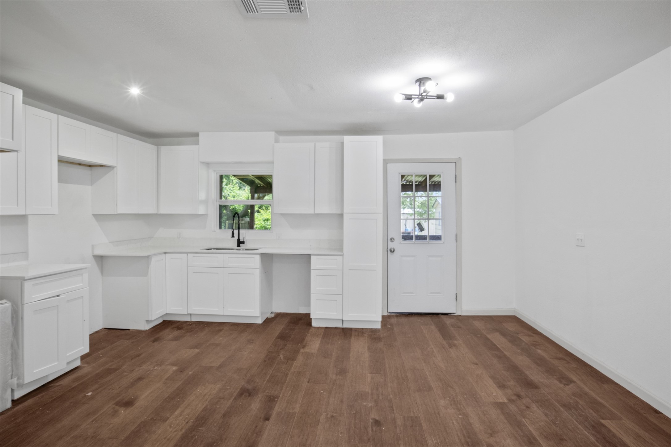 121 Circle Drive