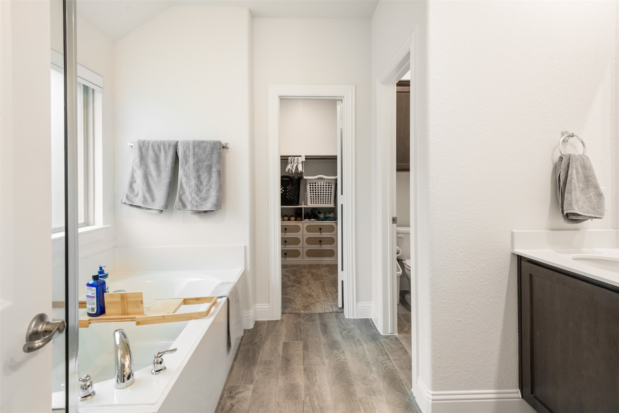 11028 Los Alamos Drive