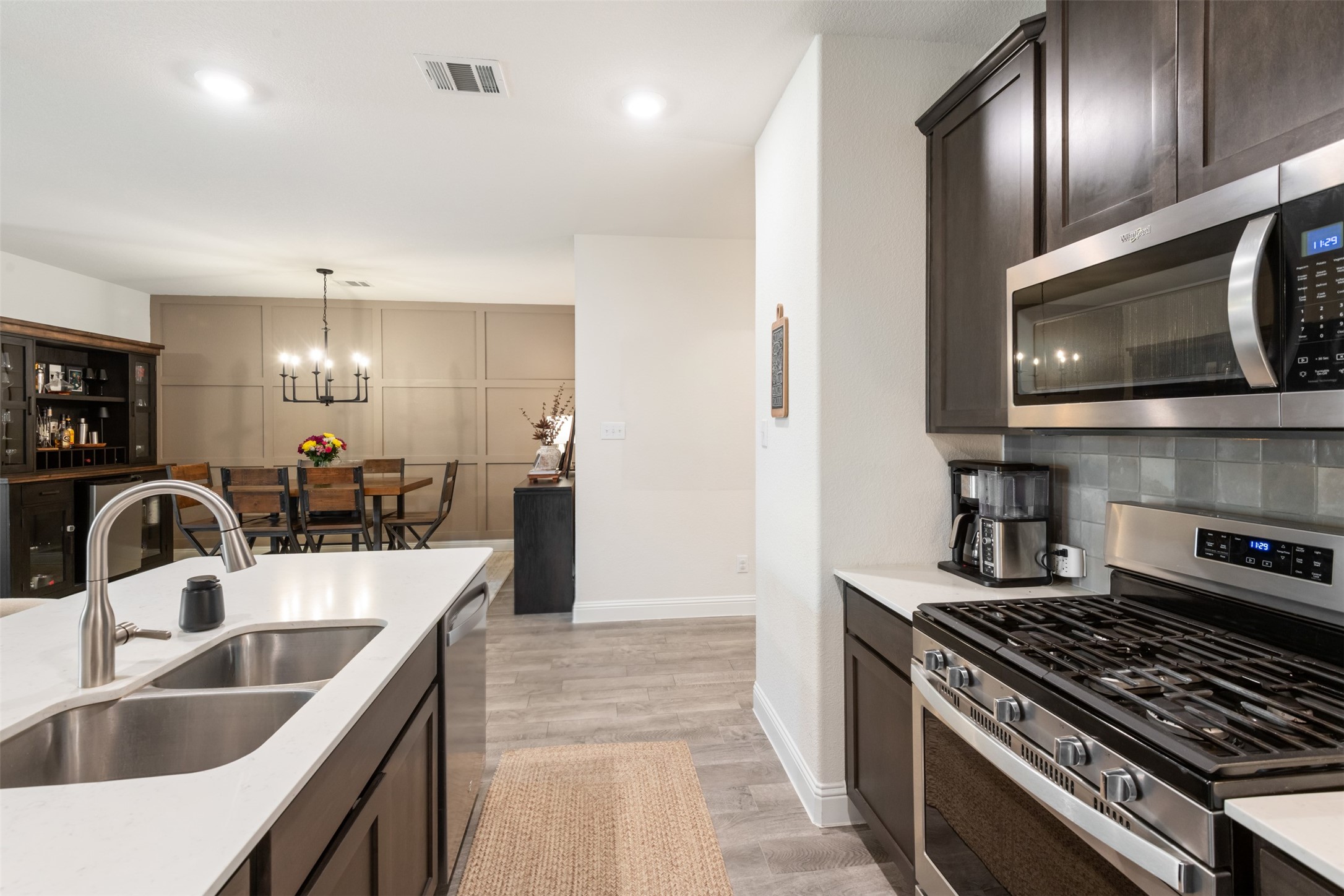 11028 Los Alamos Drive