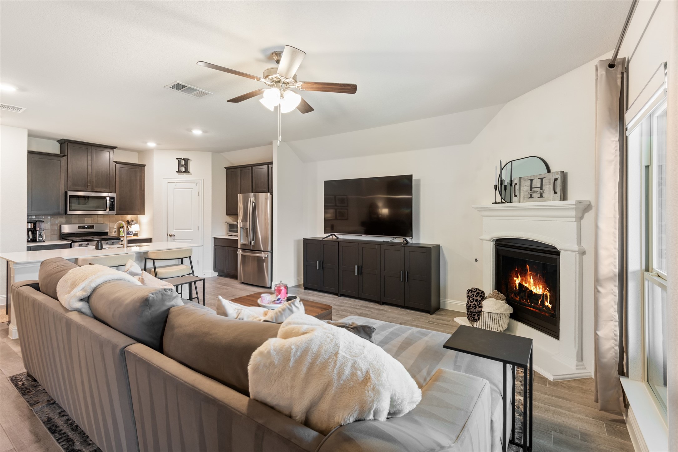 11028 Los Alamos Drive