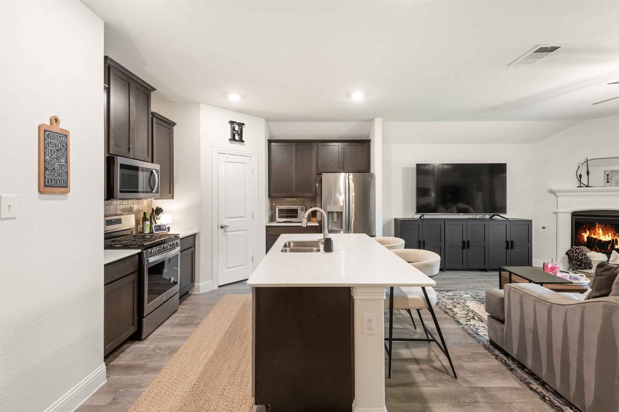 11028 Los Alamos Drive