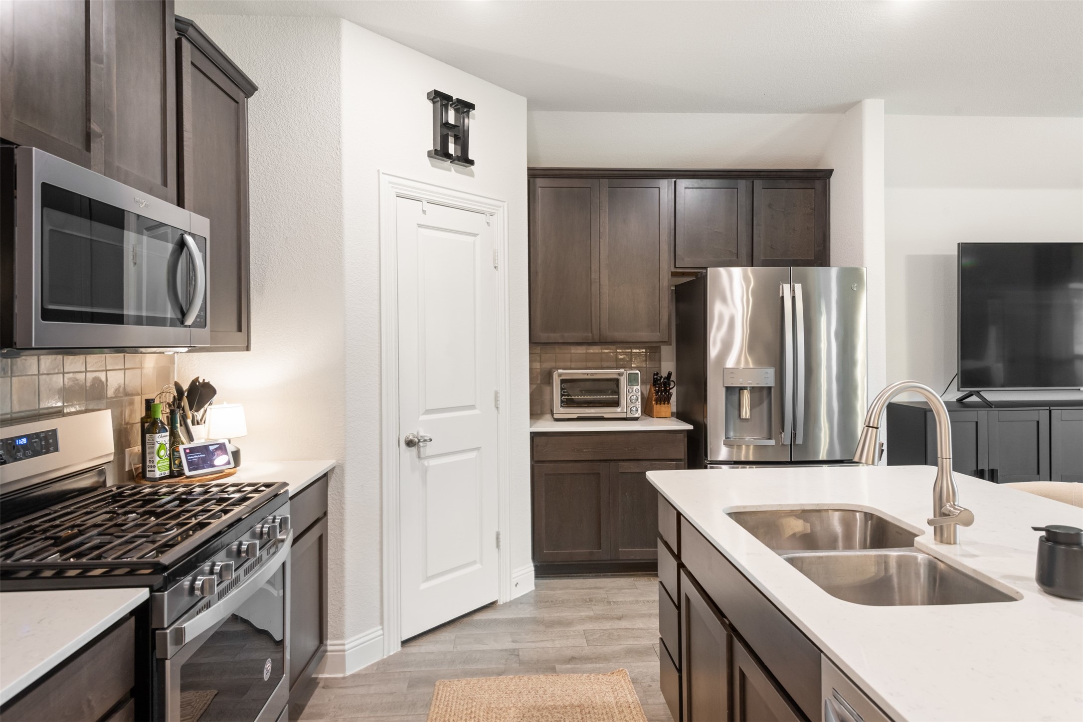 11028 Los Alamos Drive