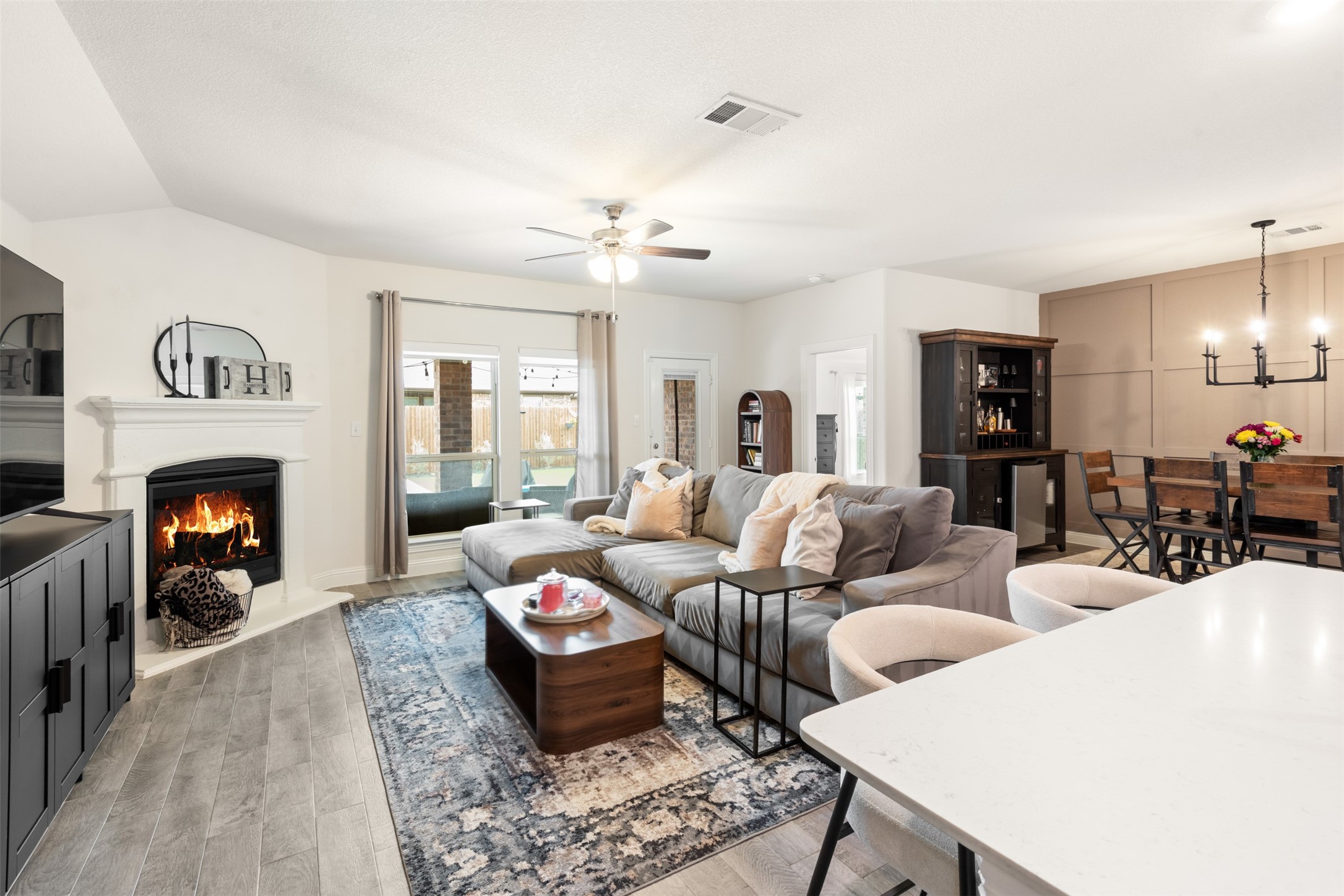 11028 Los Alamos Drive