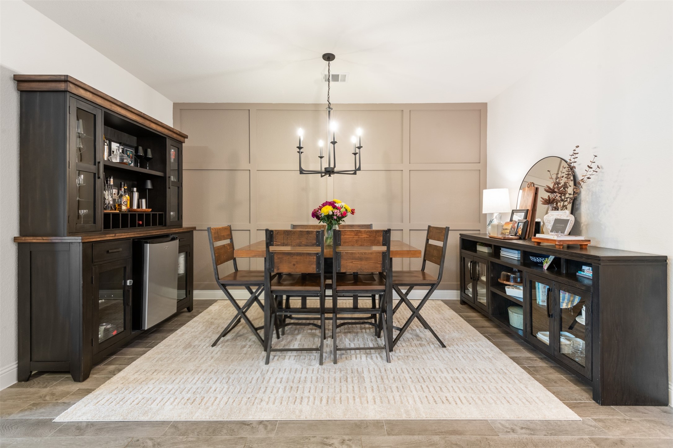 11028 Los Alamos Drive