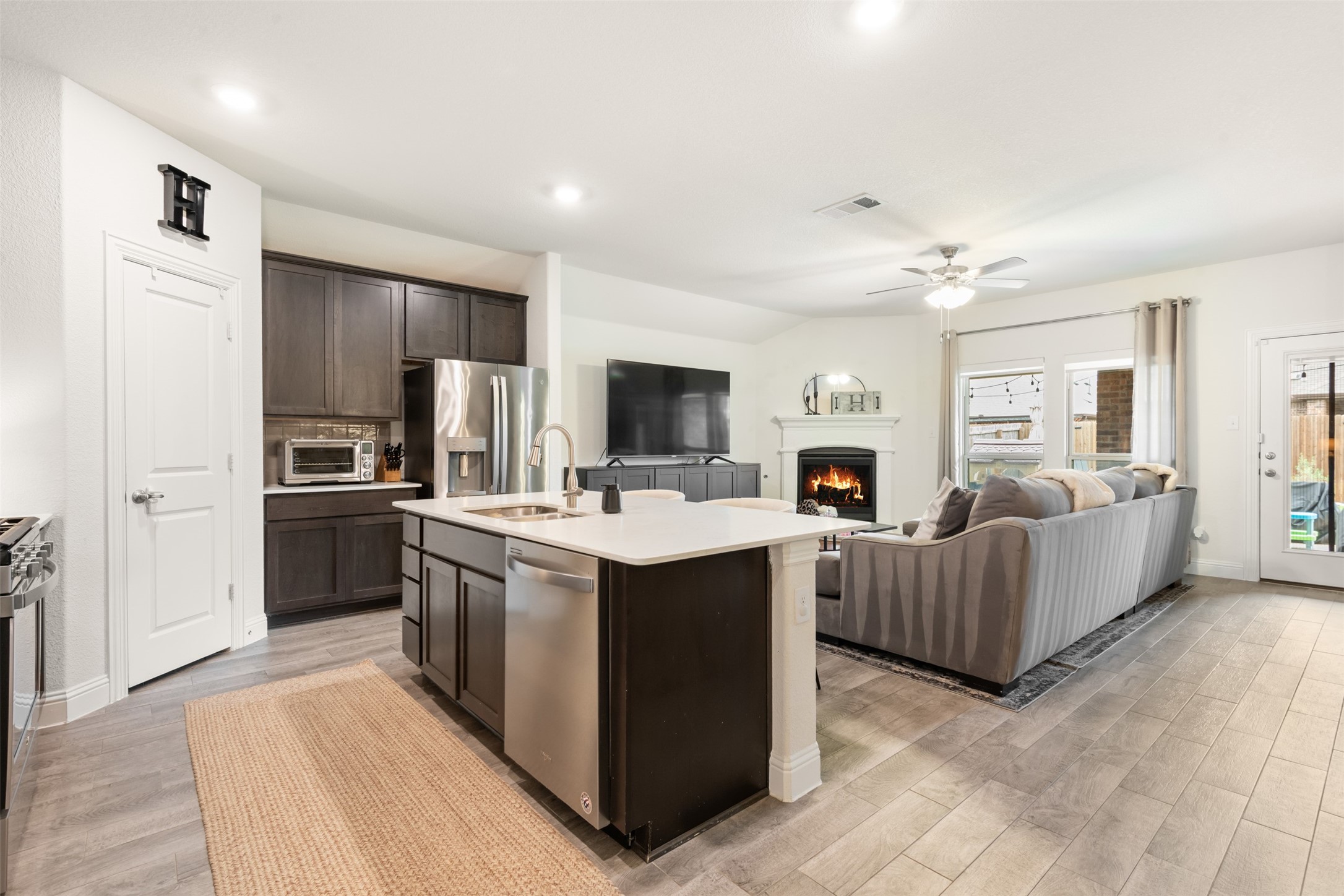 11028 Los Alamos Drive