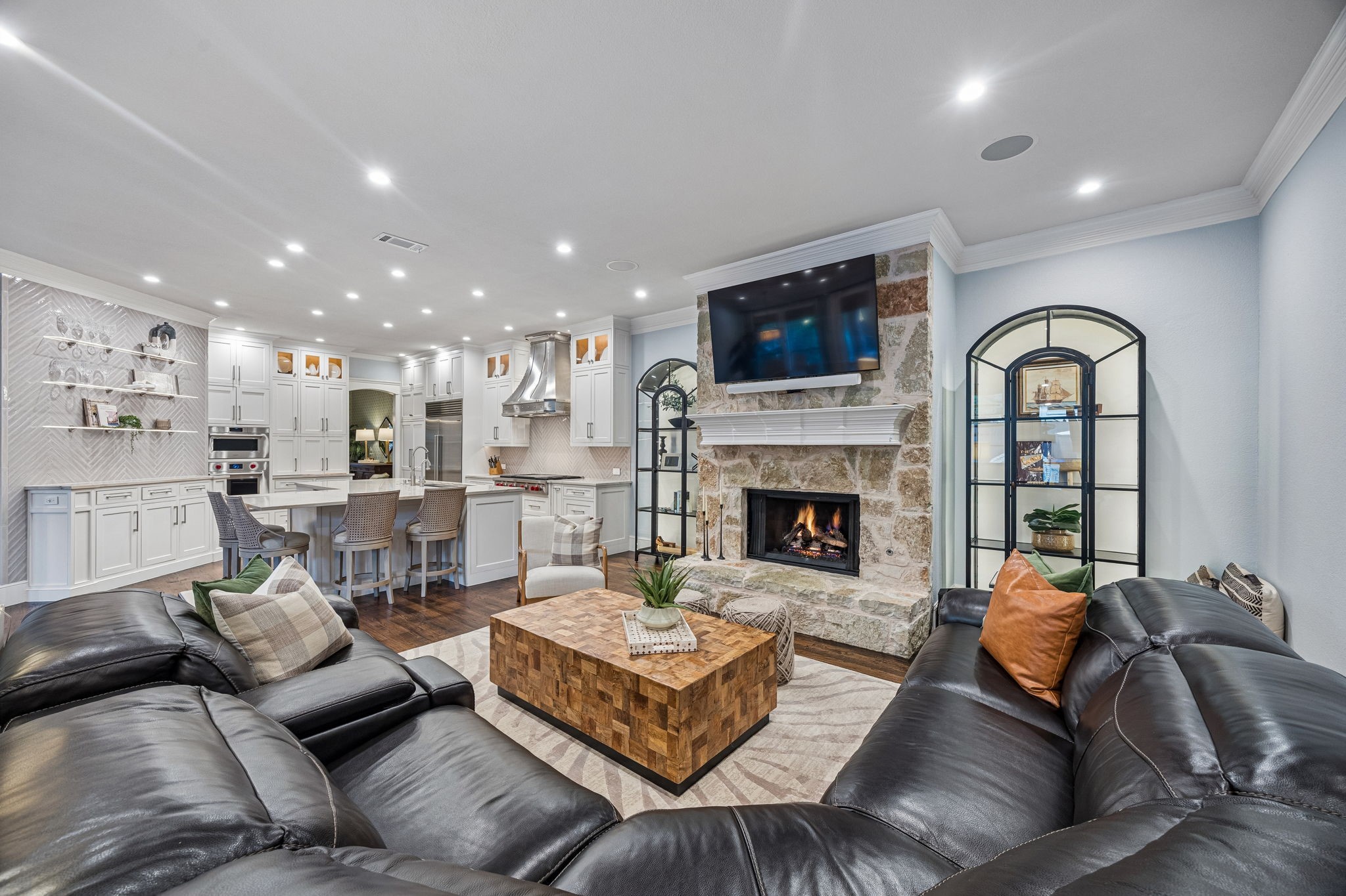 4954 Northshore Drive