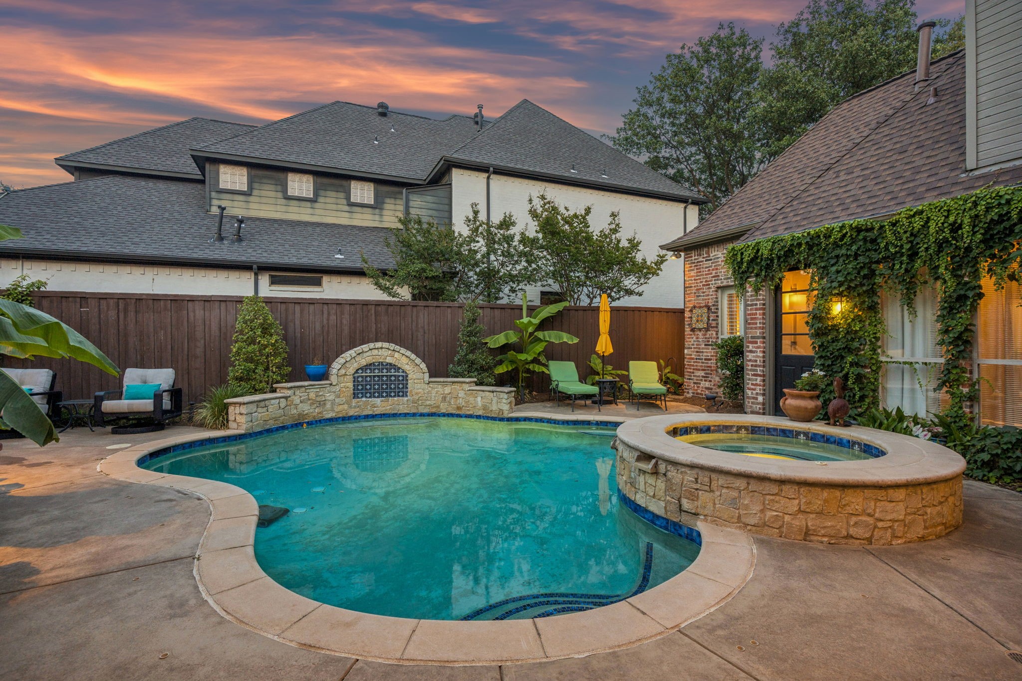4954 Northshore Drive