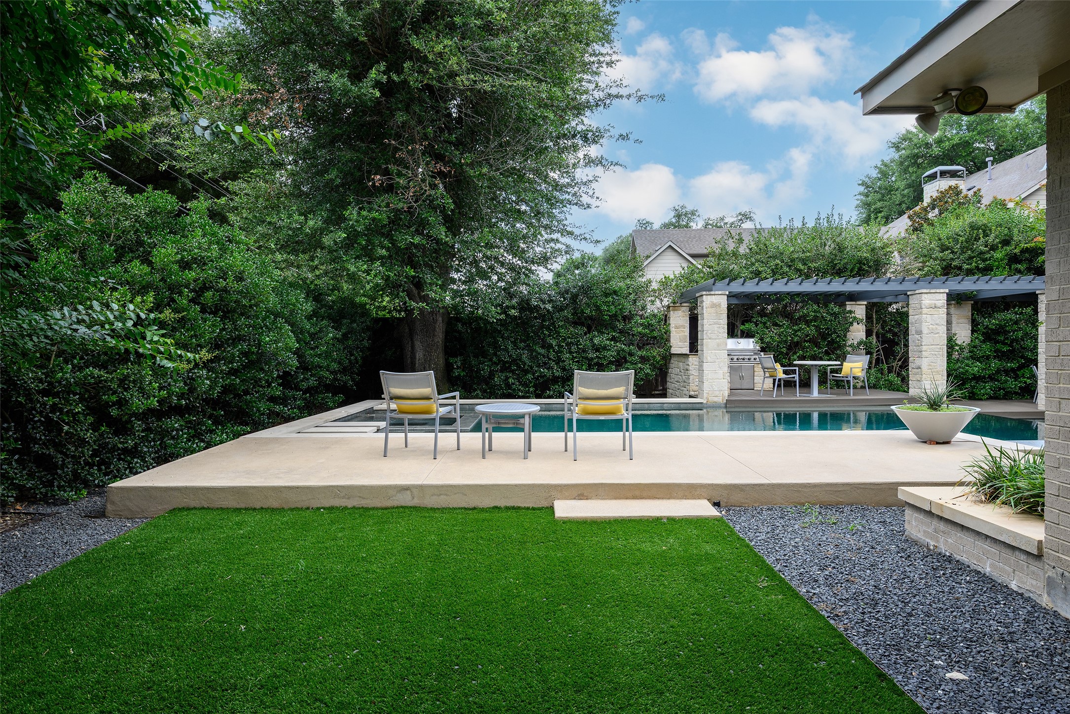 6826 Colfax Drive