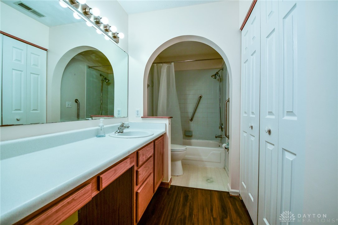 1452 Glenn Abbey Drive