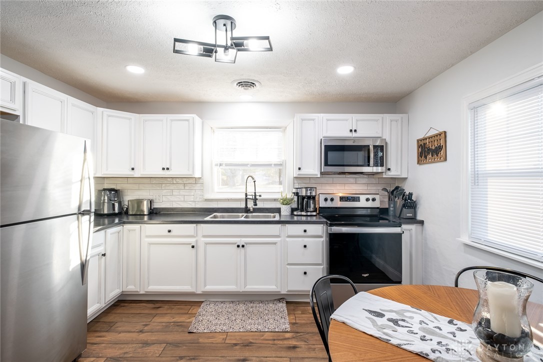 1885 W Skyview Drive