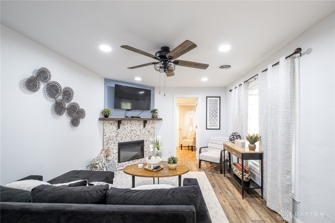 1885 W Skyview Drive