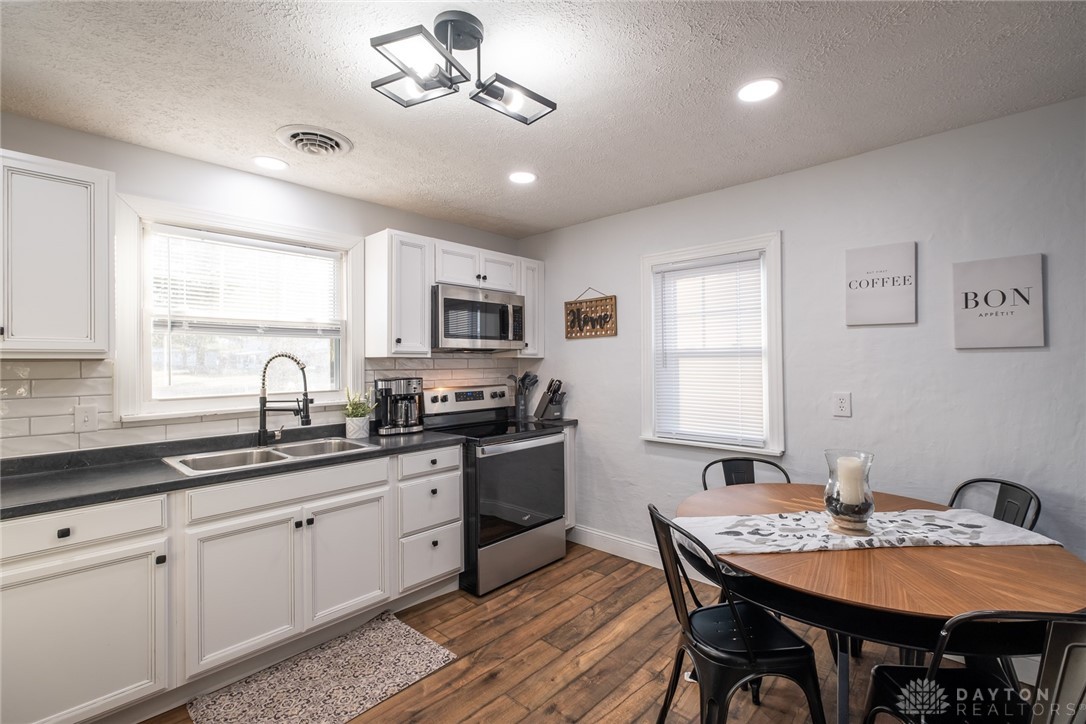 1885 W Skyview Drive