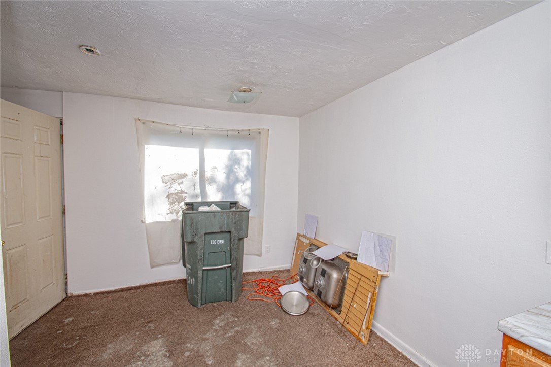 34 S Hatfield Street