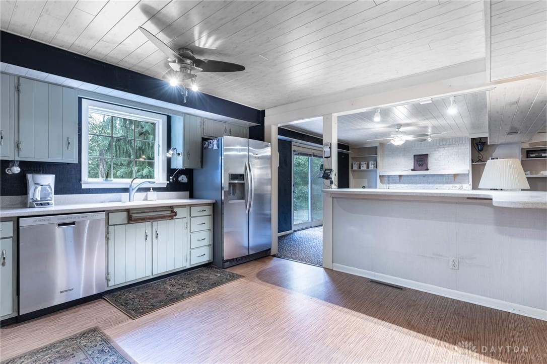 255 E Franklin Street