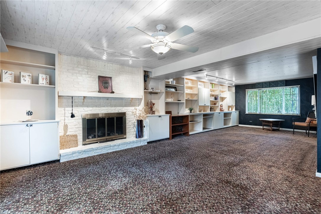 255 E Franklin Street