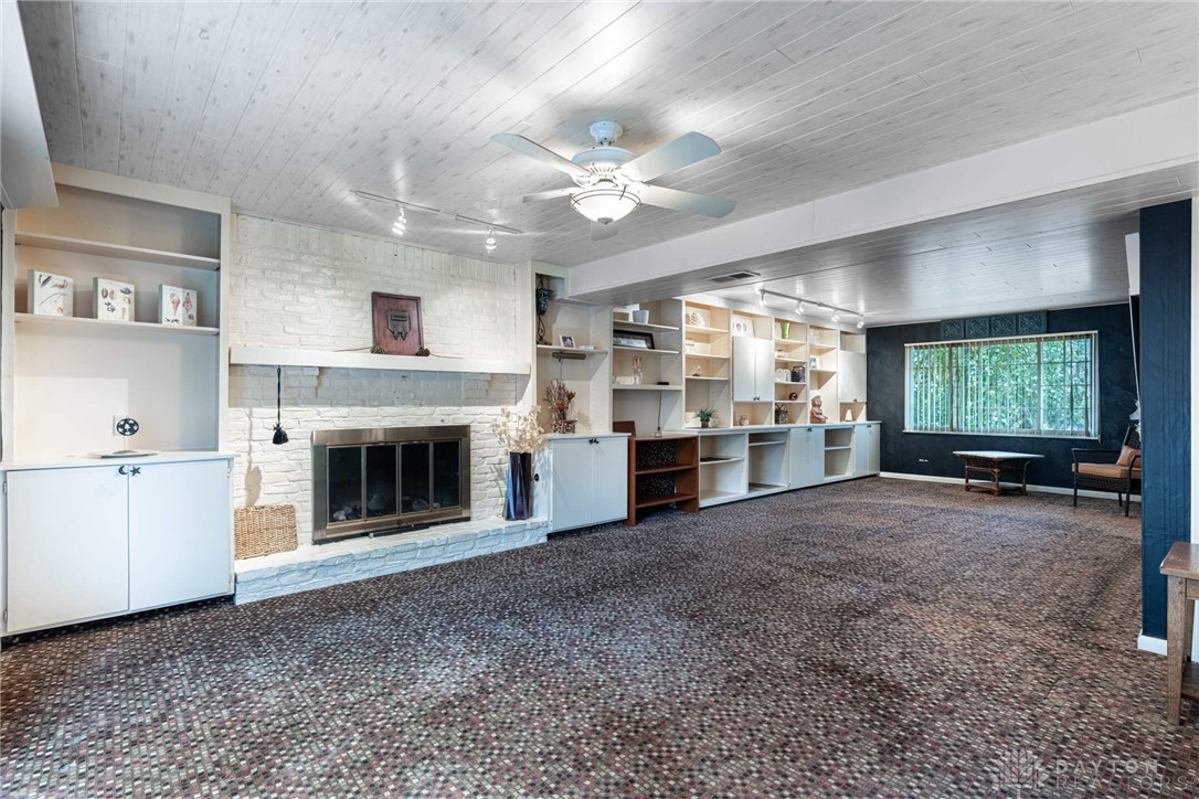 255 E Franklin Street