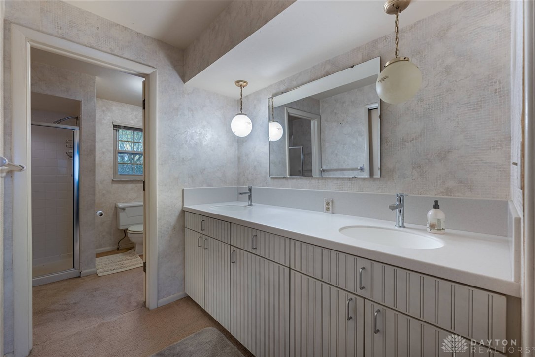 255 E Franklin Street