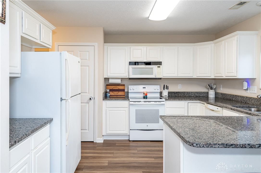 405 Hollywood Boulevard