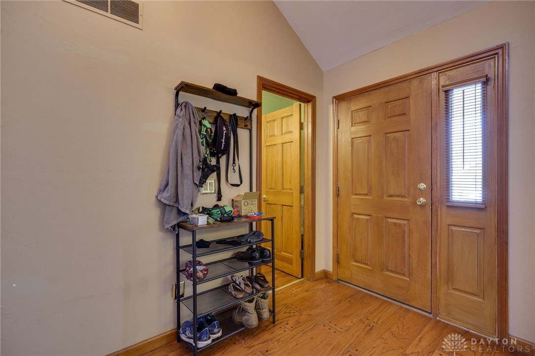 6422 Hollowview Trail