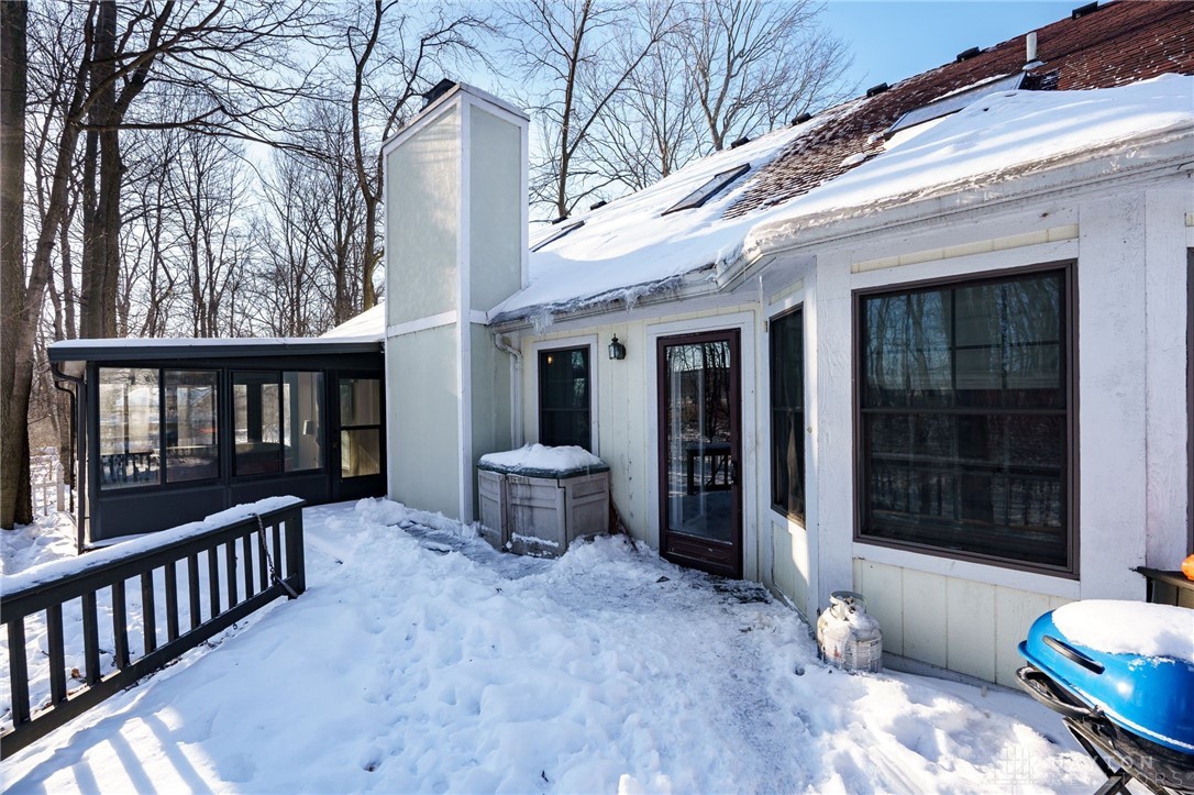 6422 Hollowview Trail