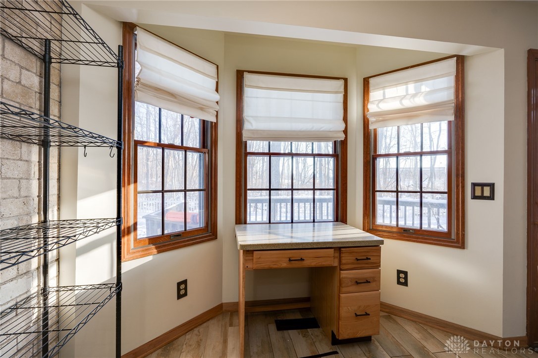 6422 Hollowview Trail