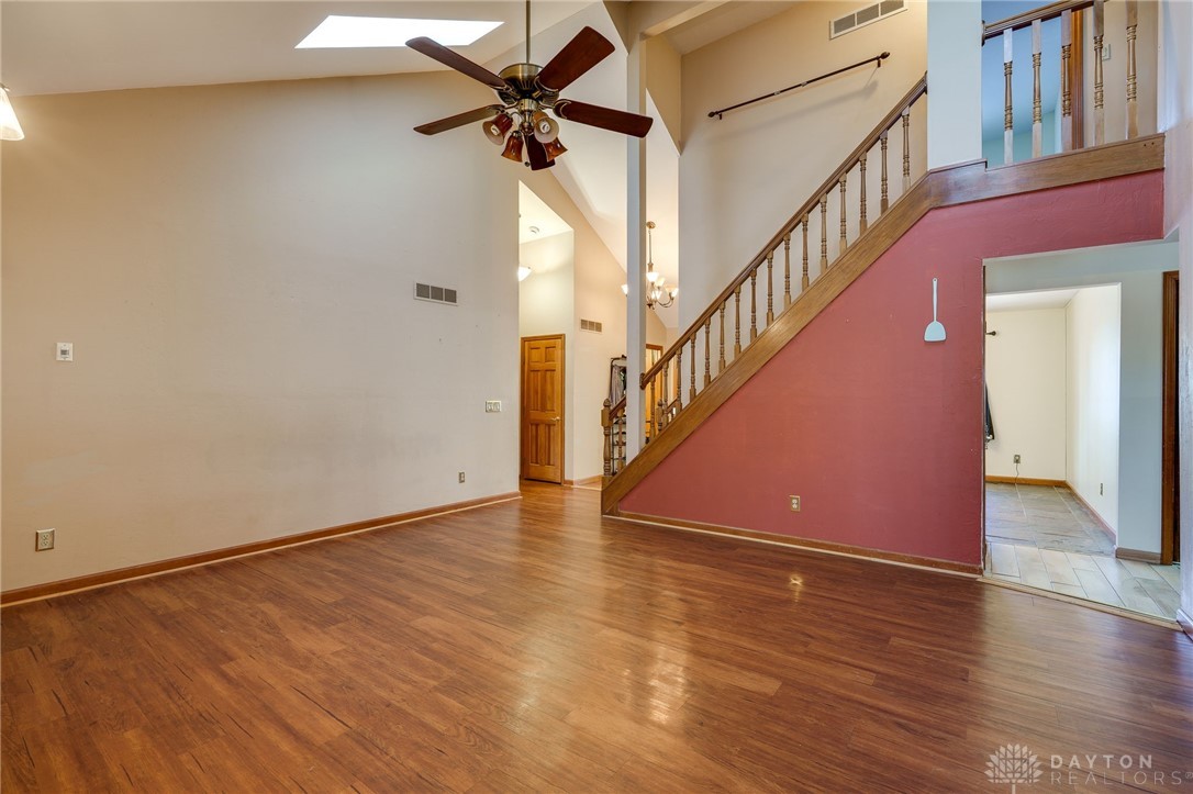 6422 Hollowview Trail