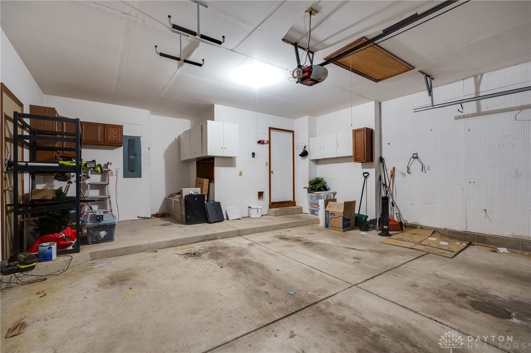 6422 Hollowview Trail