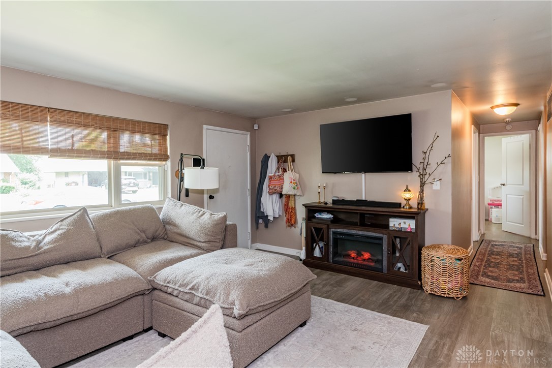 3822 Waterbury Drive