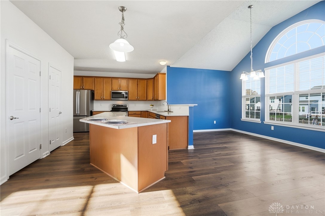 1922 Spring Ridge Drive