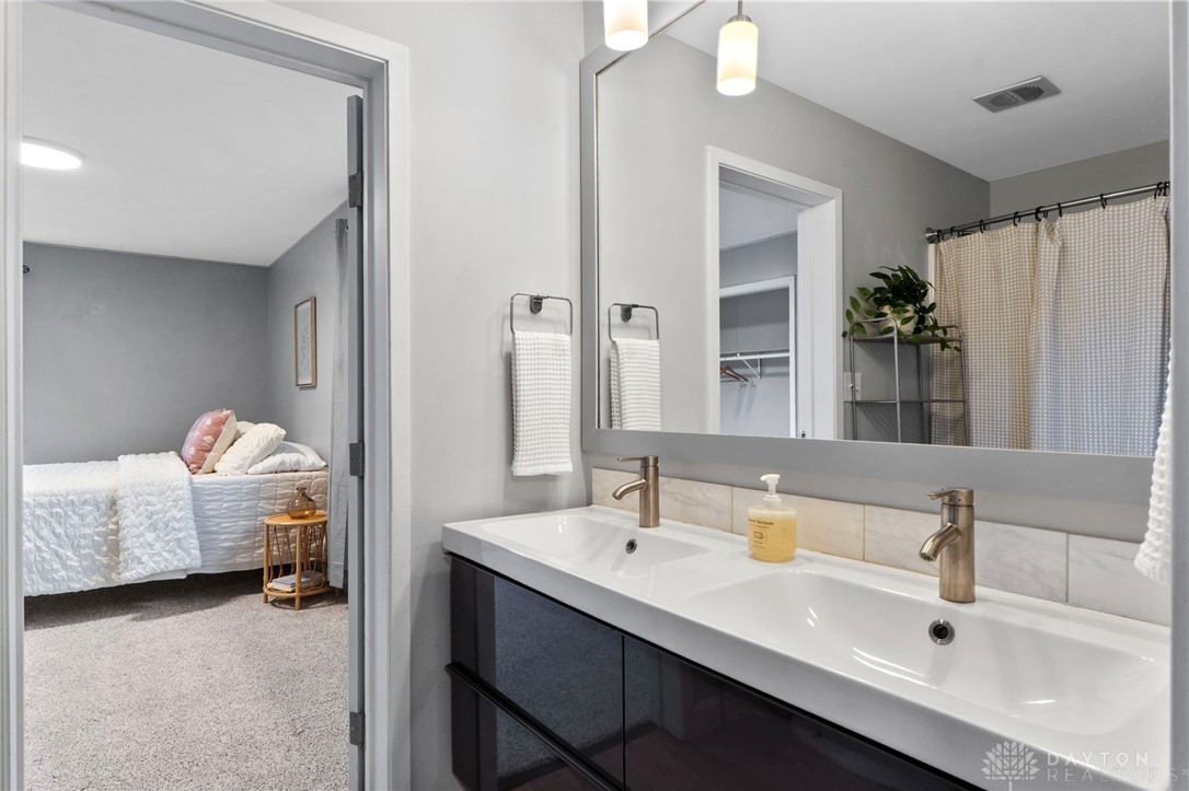 1526 Wedgewood Drive