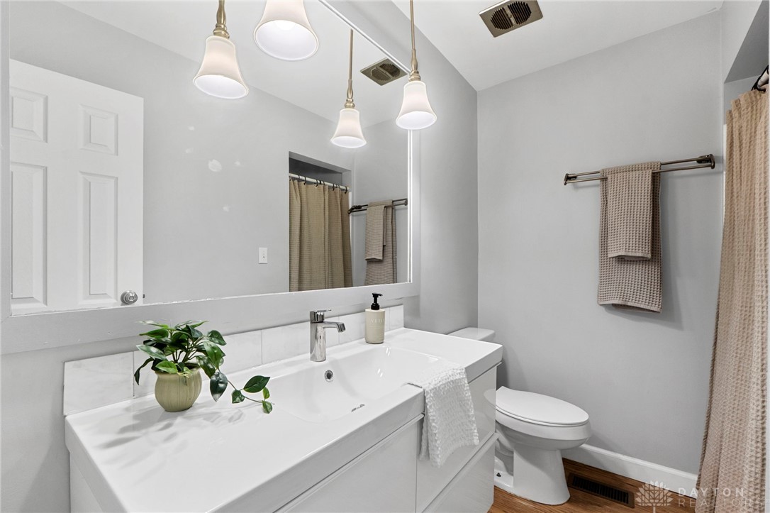 1526 Wedgewood Drive