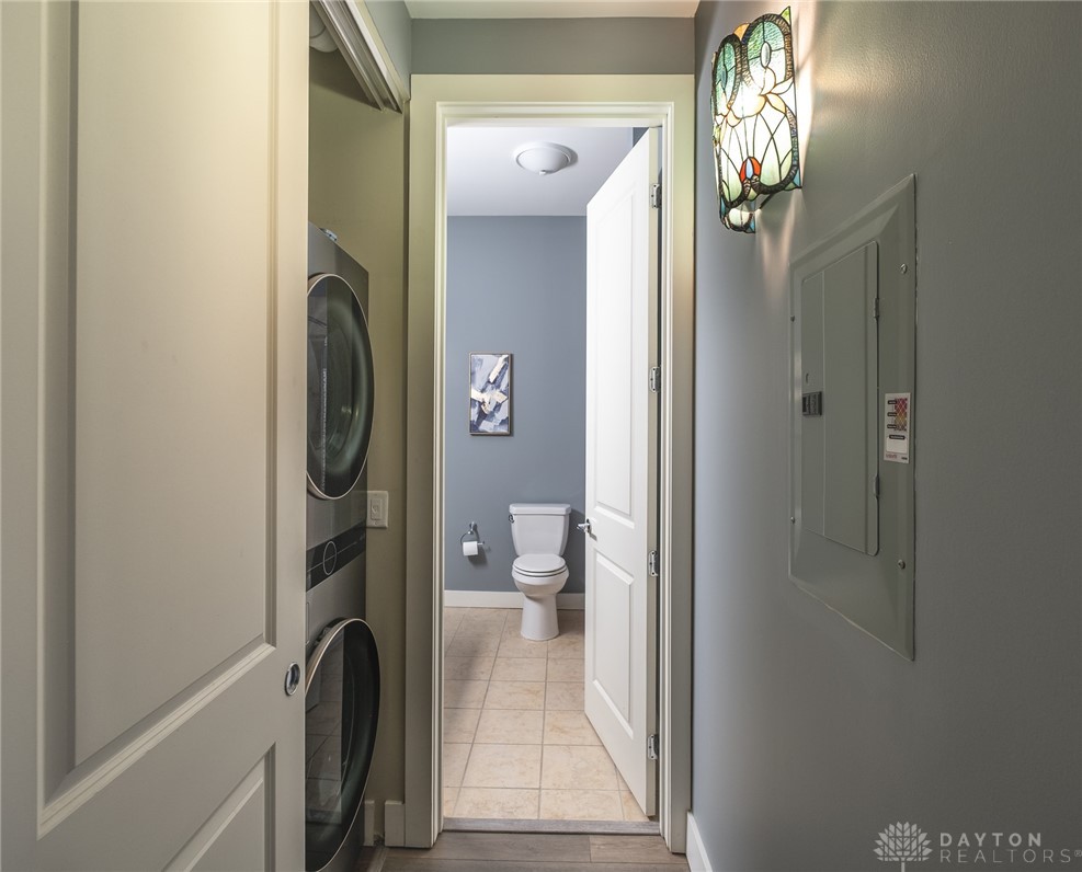 207 E 6th Street 204