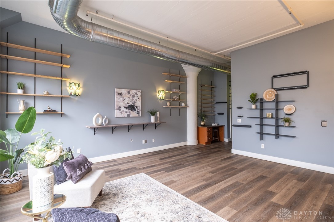 207 E 6th Street 204