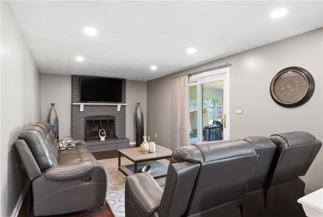 4301 Reeves Court