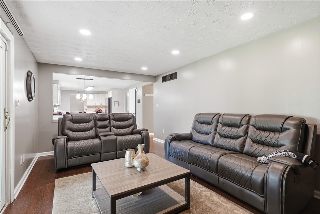 4301 Reeves Court