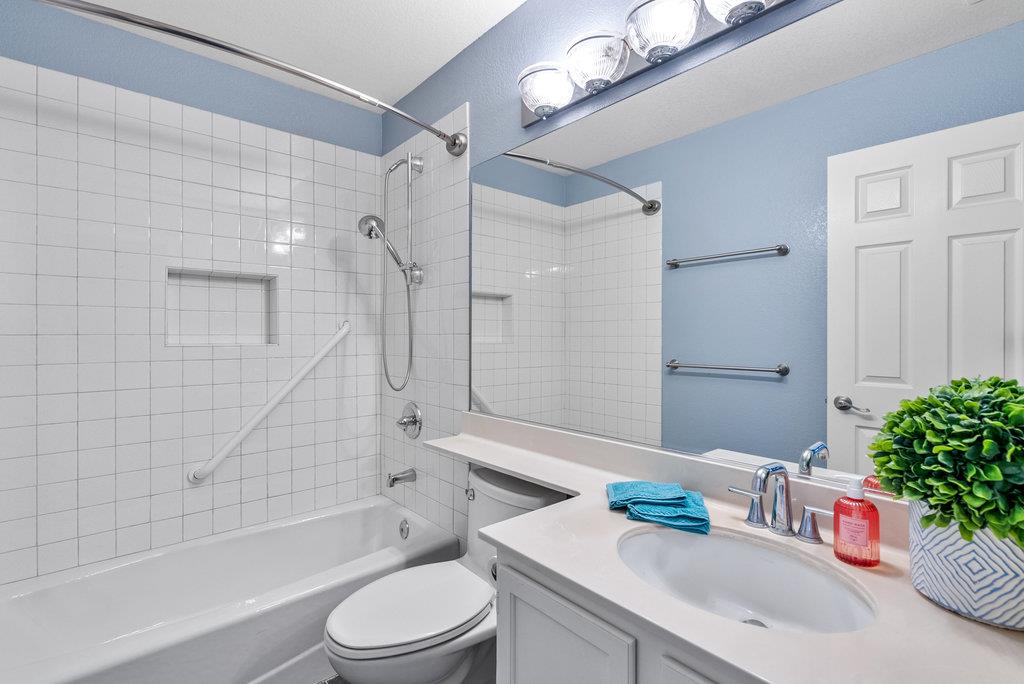 313 Costa Del Mar RD