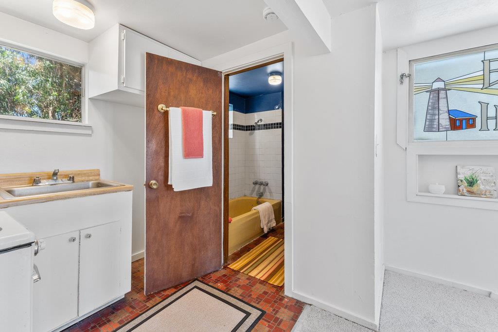 161 Eaton ST