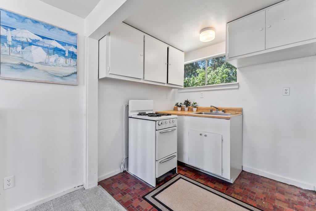 161 Eaton ST