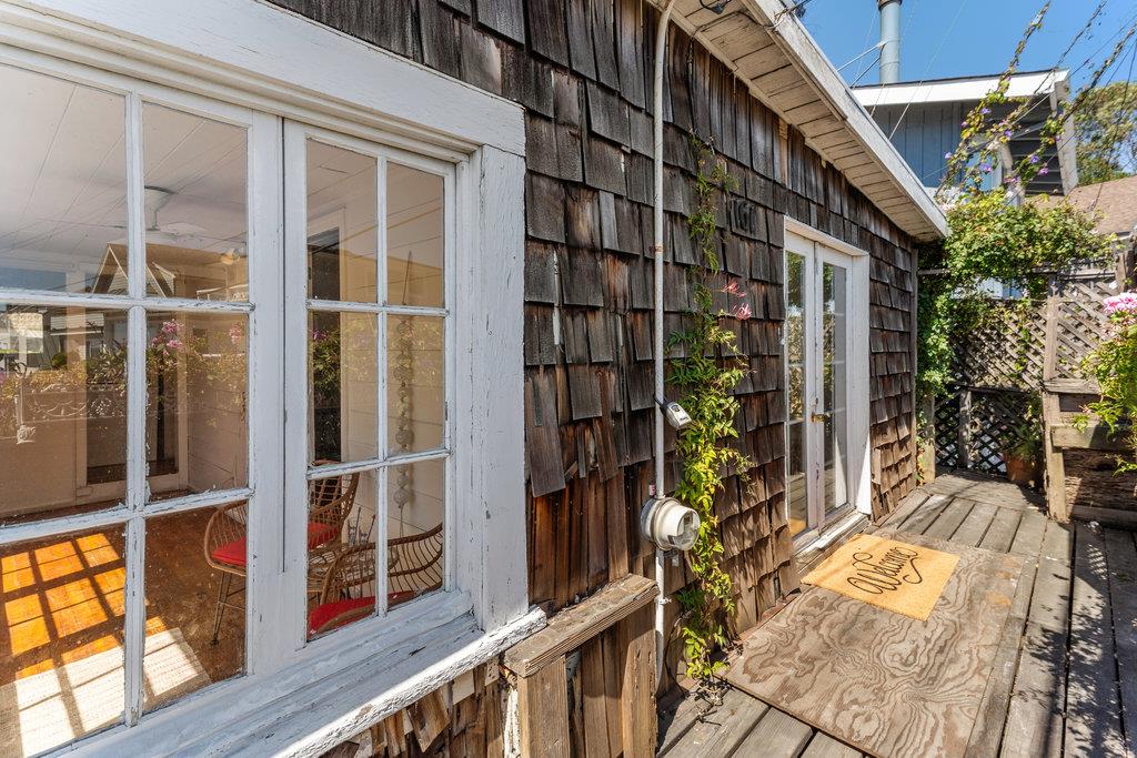 161 Eaton ST