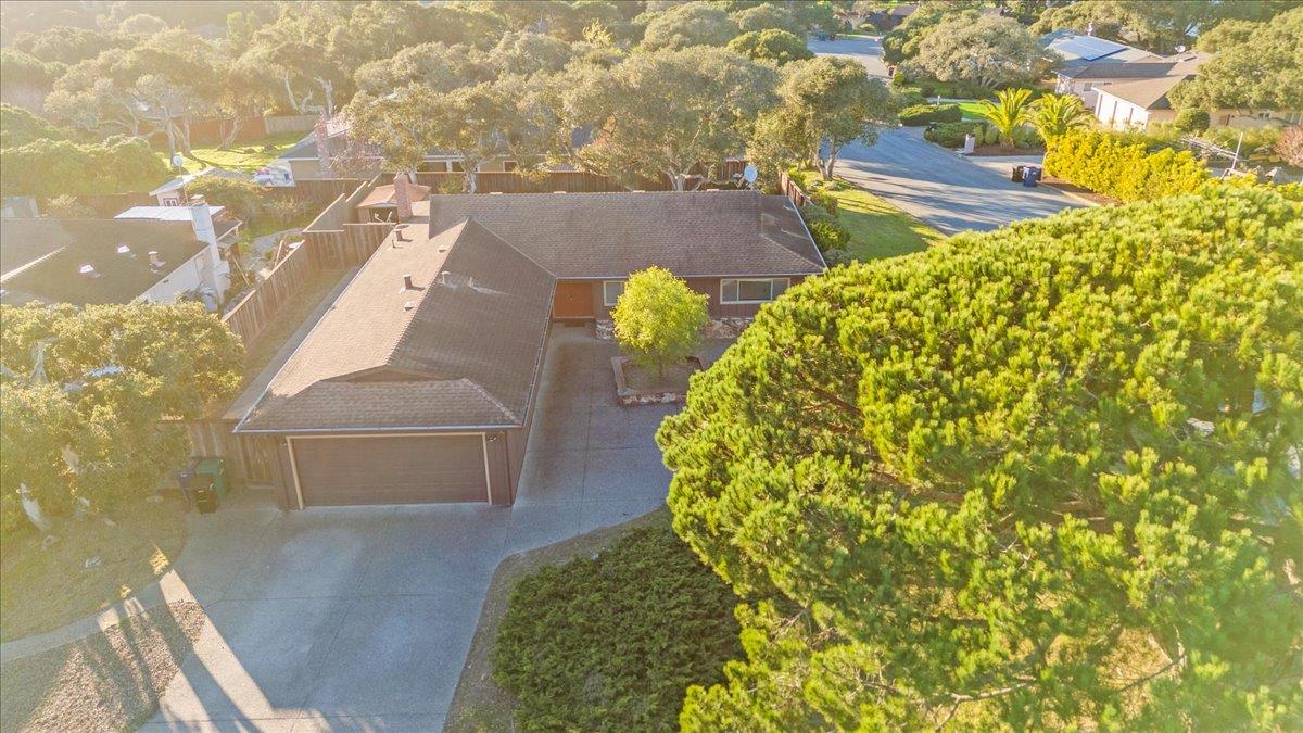 15175 Oak Hills Drive