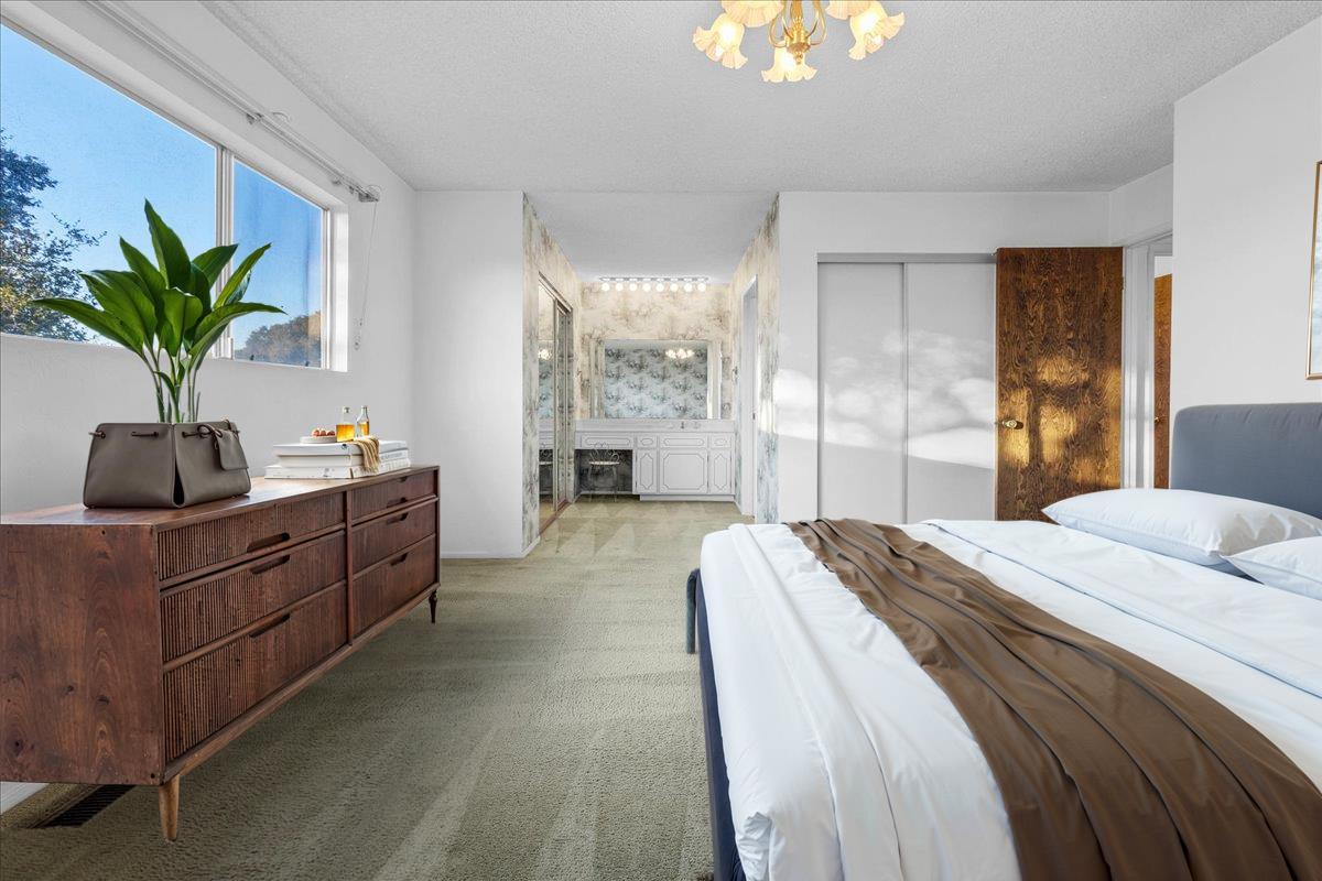 15175 Oak Hills Drive