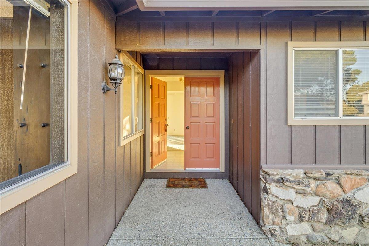 15175 Oak Hills Drive