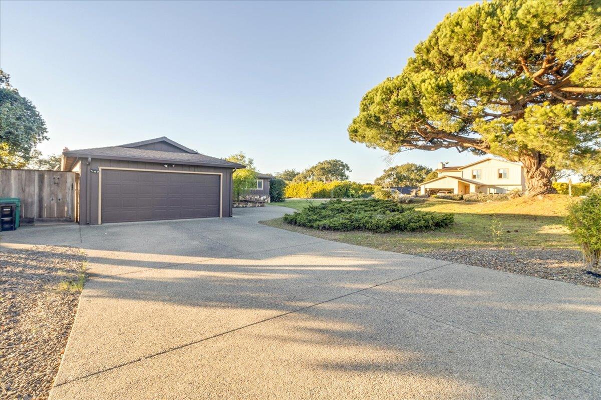 15175 Oak Hills Drive