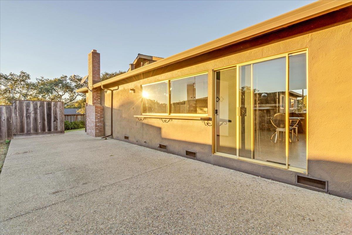 15175 Oak Hills Drive