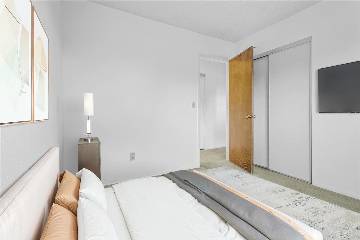 15175 Oak Hills Drive