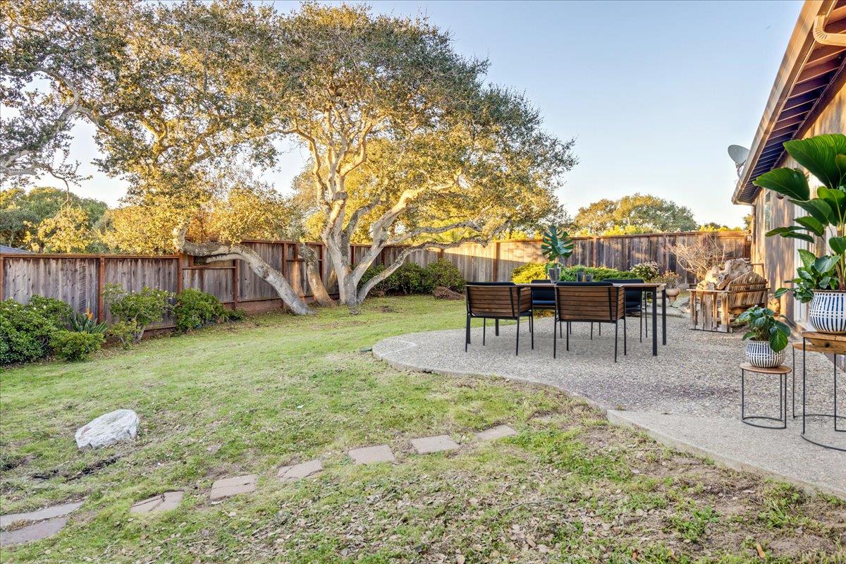 15175 Oak Hills Drive