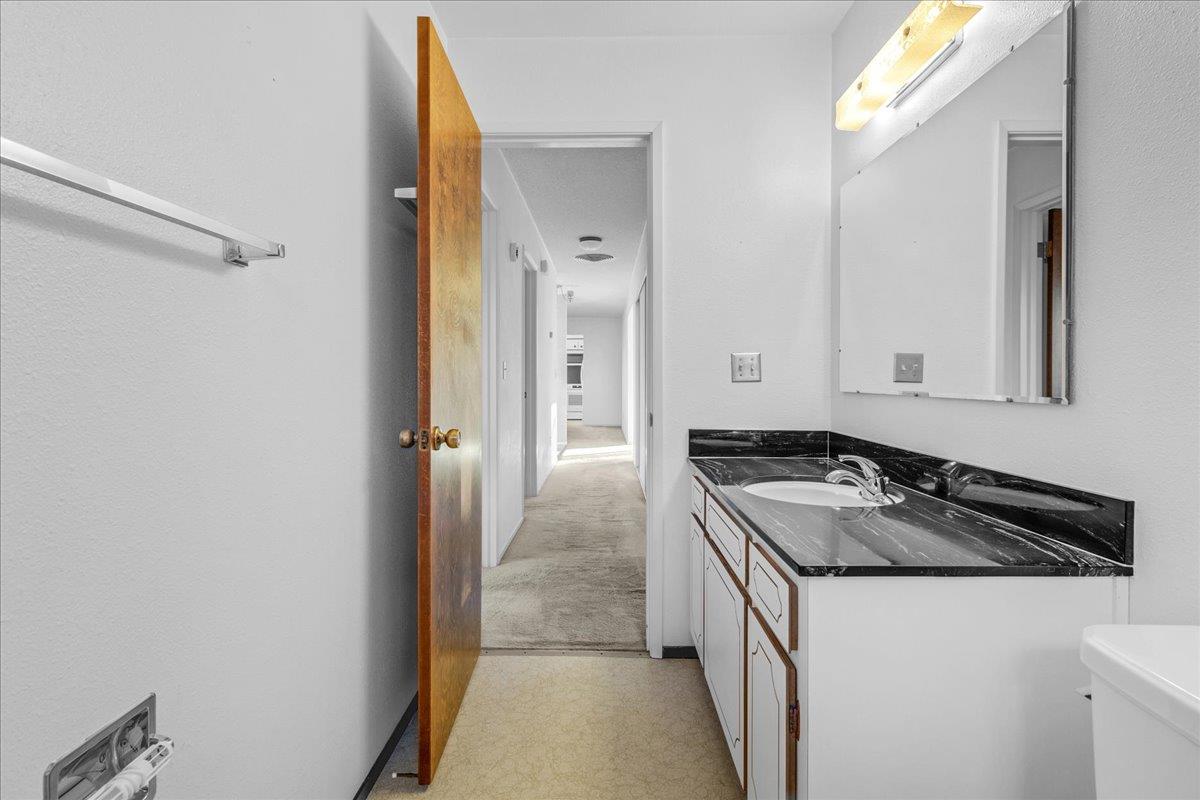 15175 Oak Hills Drive