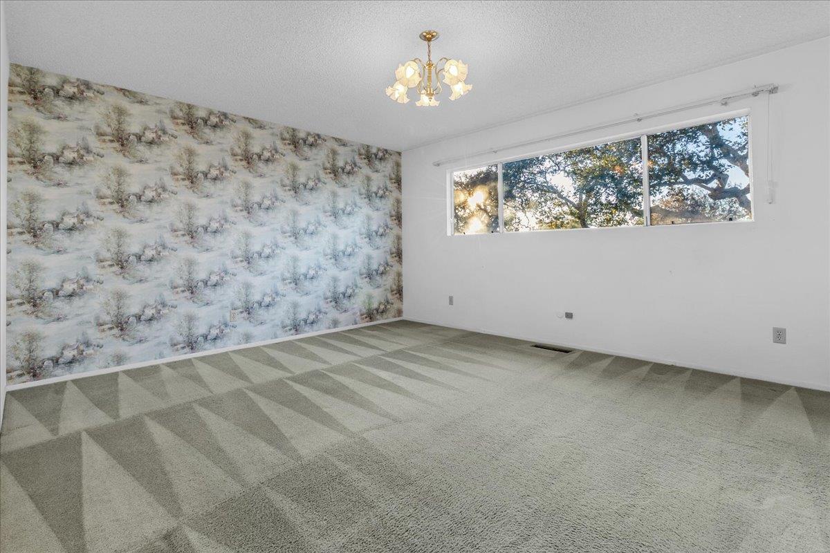 15175 Oak Hills Drive